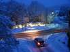 Strassenkreuzung am Wintermorgen