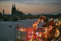 Kölner Dom in der Dämmerung ...