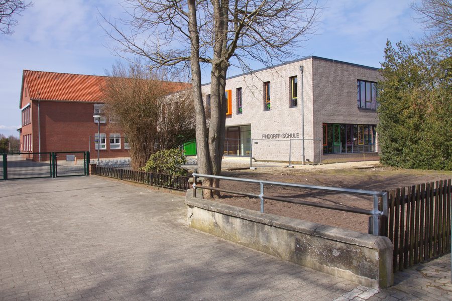 File:Findorff-Grundschule in Neudorf-Platendorf (Sassenburg) IMG 5859.jpg