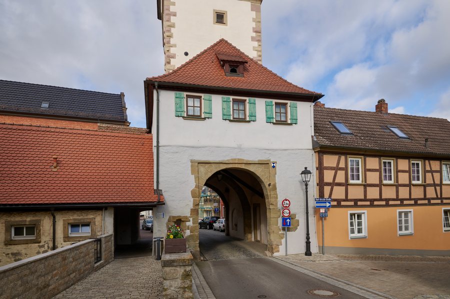 File:Ansbacher Tor Uffenheim 20210402 004.jpg