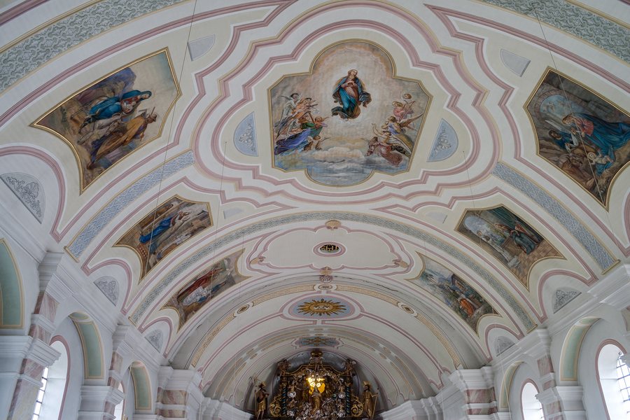 File:Halfing Pfarrkirche Mariä Himmelfahrt Deckenbemalung 2017 08 05.jpg