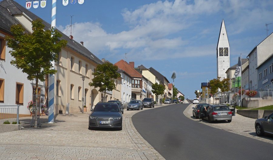File:Kirchenthumbach P1130622.jpg