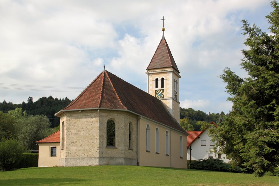 File:Weilen unter den Rinnen Kirche St. Nikolaus 2013-08-18.jpg