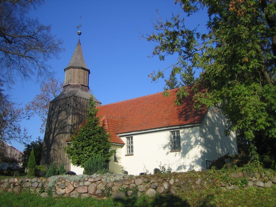 File:Lebbin-Kirche-01.jpg