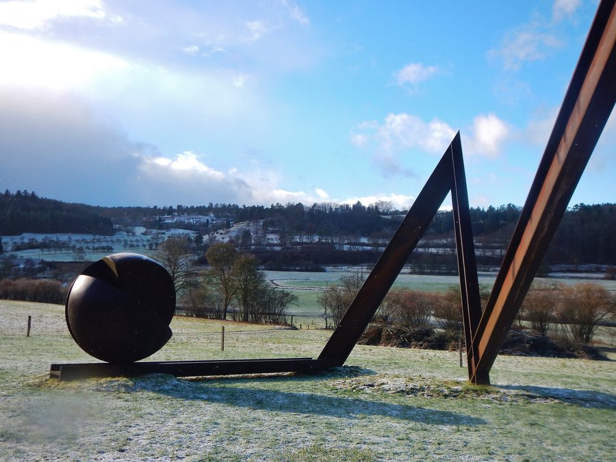 File:Hans Dieter Bohnet, Kraft und Bewegung () Sculptoura. Skulpturenpfad auf dem Museumsradweg von Grafenau-Dätzingen bis Waldenbuch - panoramio (1).jpg