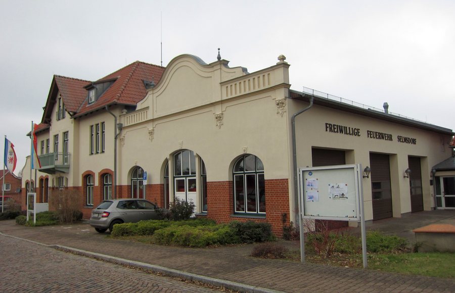 File:Lübecker Straße 35 Selmsdorf 01.jpg