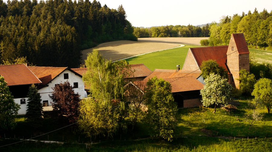 File:Gemeinde Berg Reischach.JPG