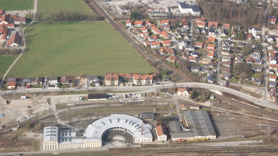 Railway roundhouse Freilassing 01