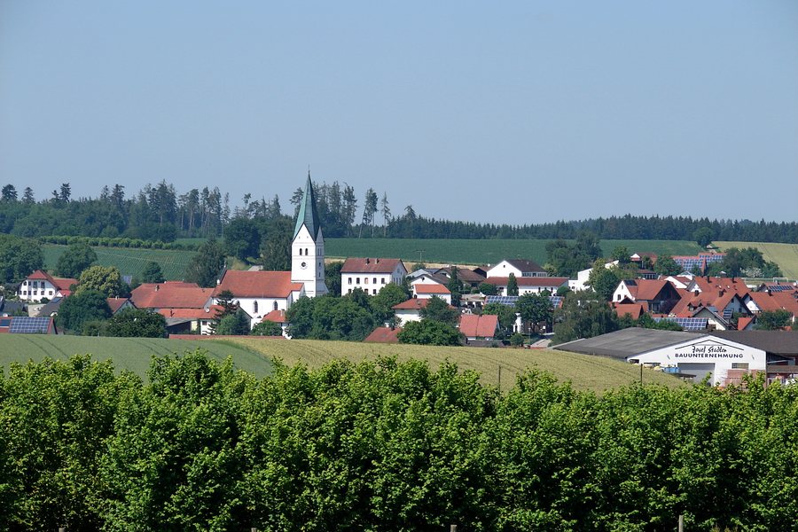 File:Obersüßbach Ortsansicht.jpg