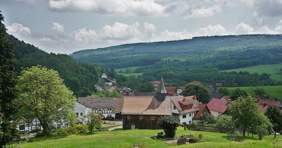 File:Blick über Bergfreiheit (Bad Wildungen).jpg