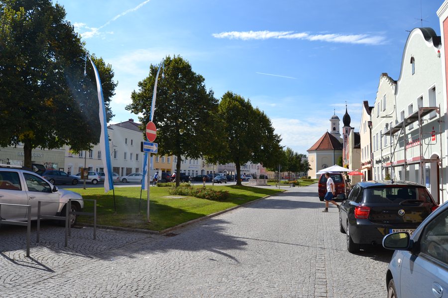 File:Tüßling - Am Marktplatz 2.JPG