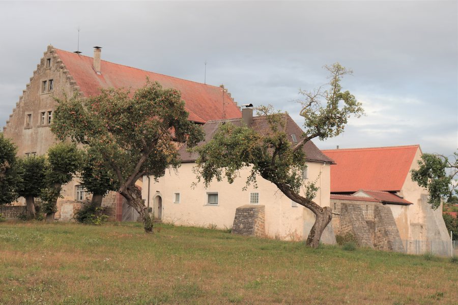 File:Das Schloss Röckingen von Westen.jpg