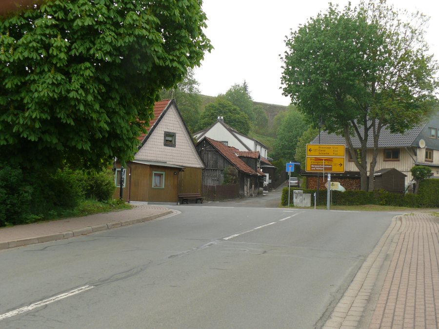 File:Brockenstraße 1-10 (Königshütte) P1150642.jpg
