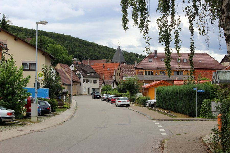 File:Mönsheim Iptinger Straße.JPG