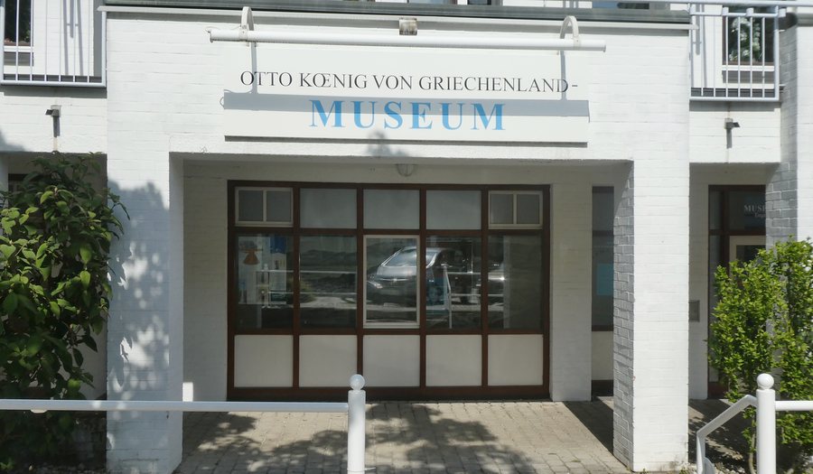 File:Ottobrunn, König-Otto-Museum, Außenansicht, 2.jpeg