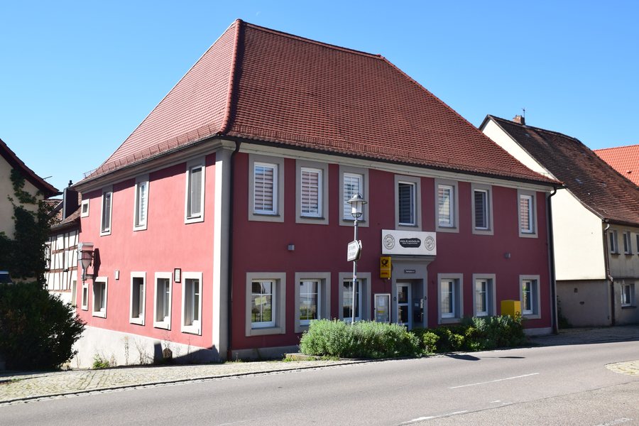 File:Marktplatz 10 (Lehrberg).jpg