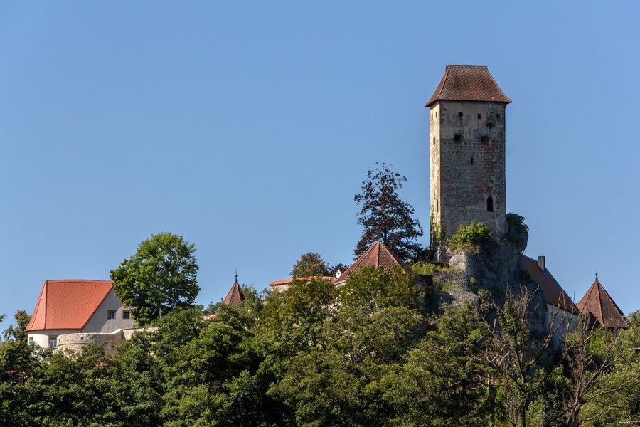 File:2021 Neuhaus an der Pegnitz Burg Veldenstein 02.jpg