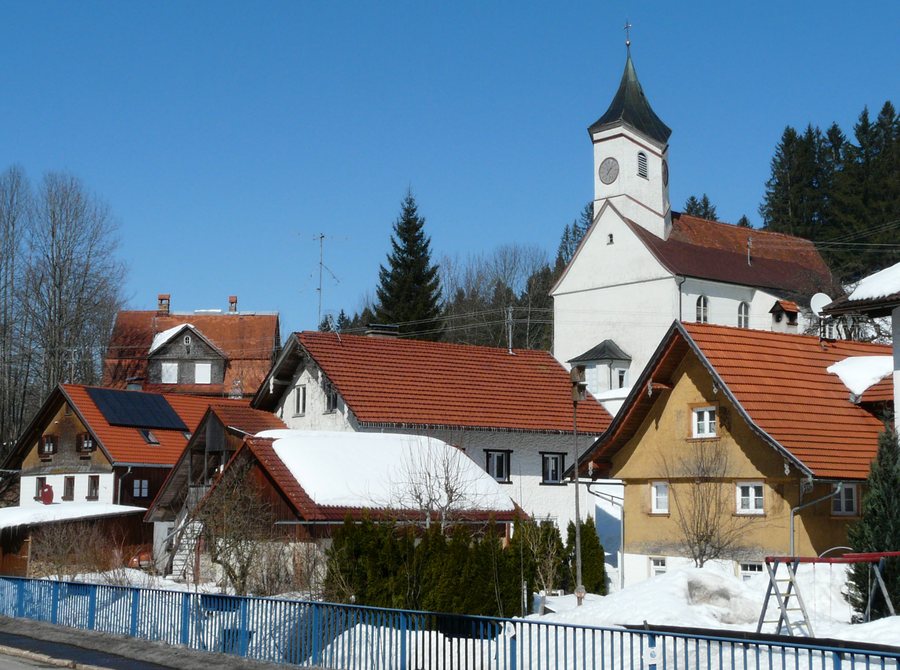 File:Buchenberg - Kreuzthal v S.JPG