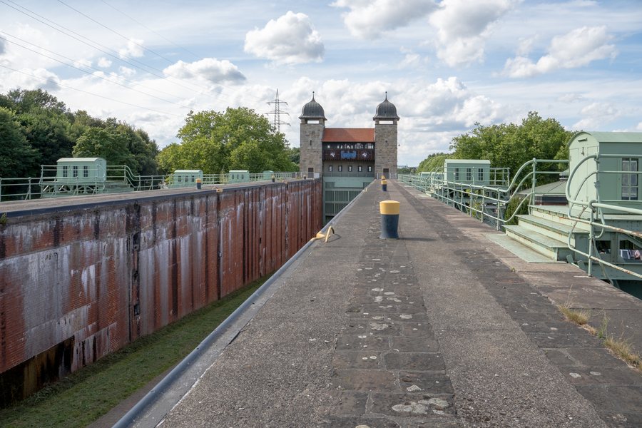 File:Waltrop-Alte Schachtschleuse Henrichenburg-WUS03677.jpg