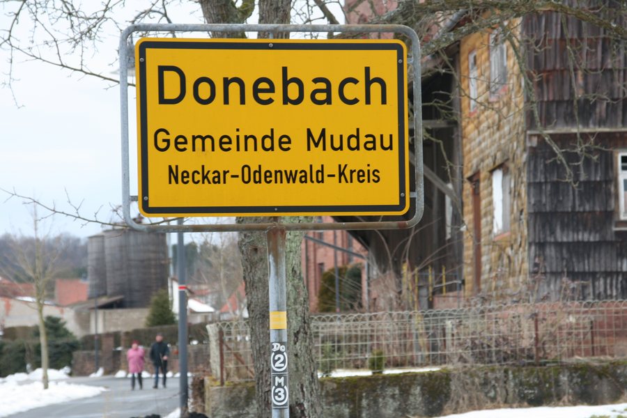 File:Zeichen 310 - Ortstafel Donebach, Gemeinde Mudau, Neckar-Odenwald-Kreis, 2009.jpg