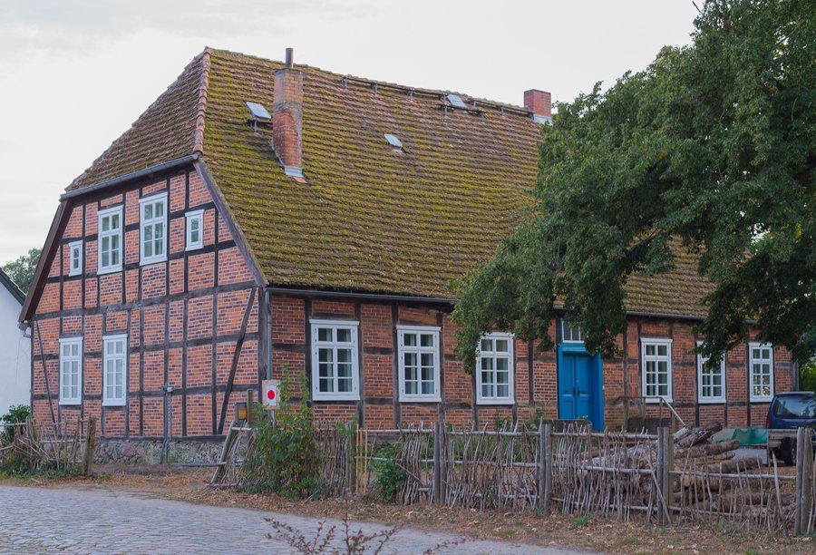 File:Vipperow Dorfstrasse 26 Pfarrhaus 02.jpg