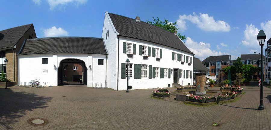 File:Pulheim Canishof.jpg
