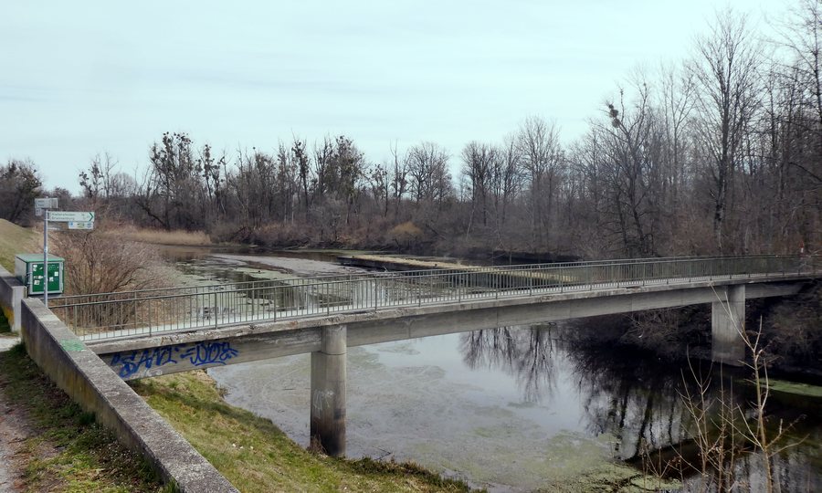 File:Kirchbach, Brücke bei Raubling, 3.jpeg