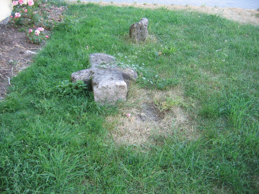 File:Zwei Steinkreuze bei Dornhausen, Geslau 01.jpg