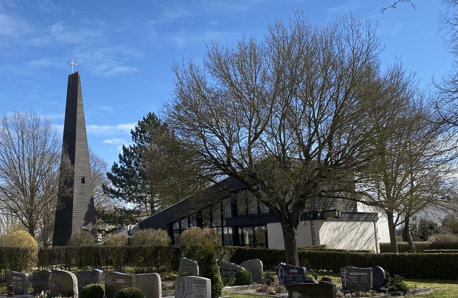 File:Evangelische Kirche Haldorf 01.jpg