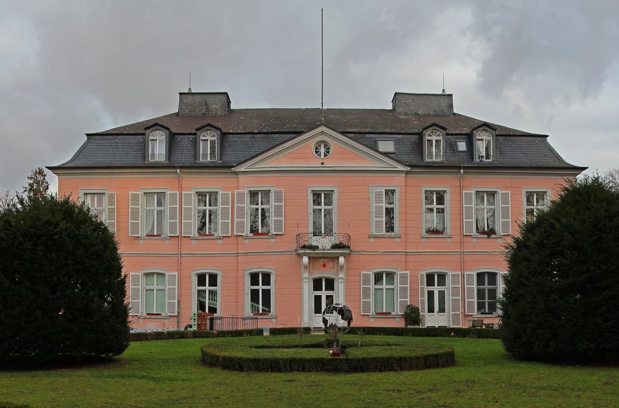 File:Schloss Bornheim Jan2012 02.jpg