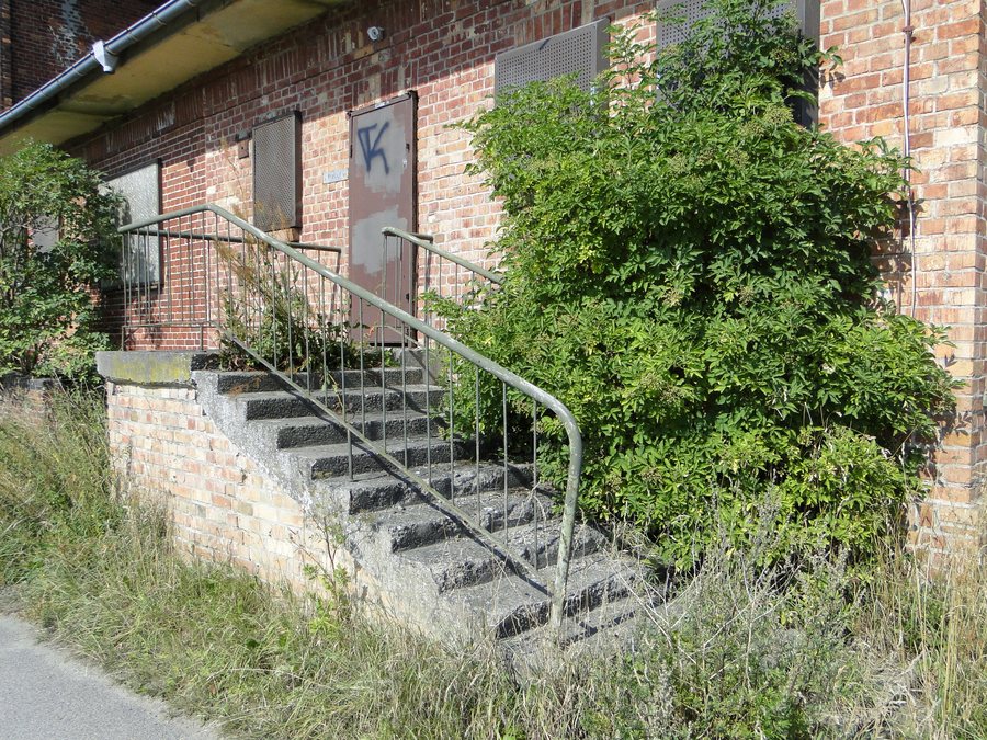 File:Kavelstorf Bahnhof 2012-08-19 026.JPG