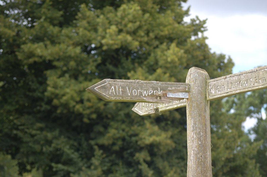 File:Guidepost boddin.jpg