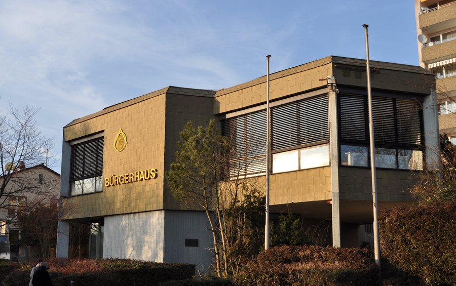 File:Steinbach, Bürgerhaus.JPG