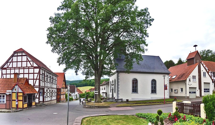 File:Gottstreu Kirche 01.jpg