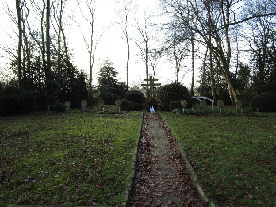 File:Aurich-Tannenhausen, Gedenkstätte „zum ewigen Meer“.jpg