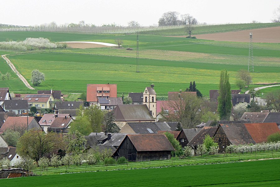 File:Schallbach, LÖ - Am Rain - OM Schallbach v N.jpg