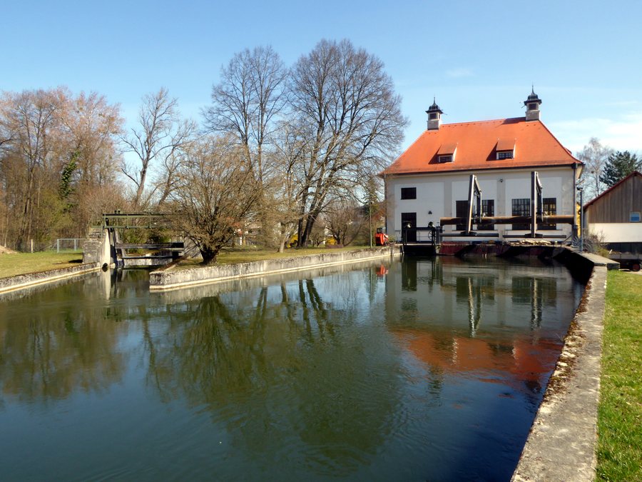 File:Olching, Wasserkraftwerk v SW, 1.jpeg