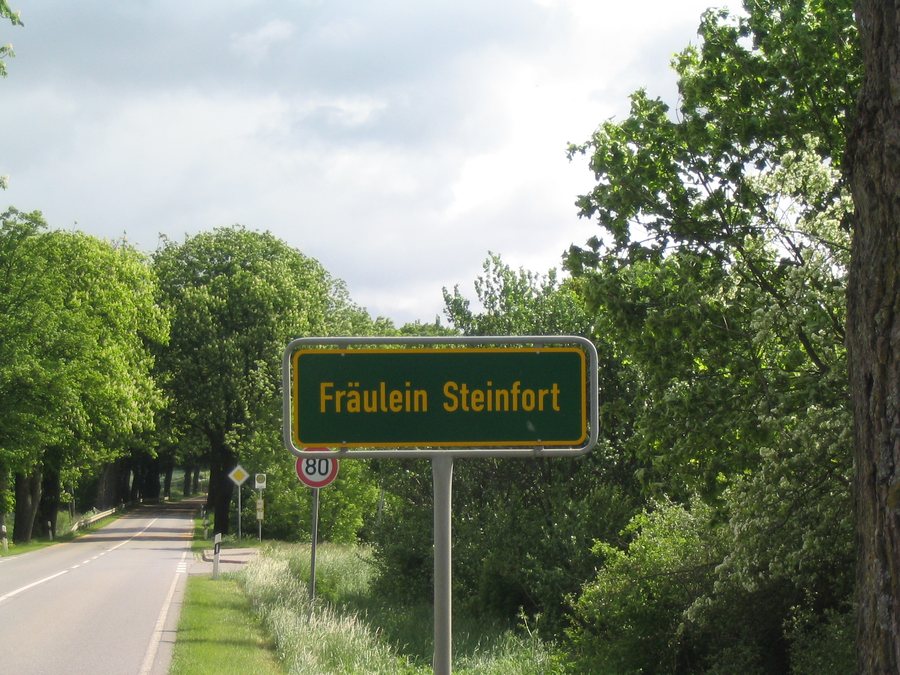 File:Ortsschild fraeulein steinfort.jpg