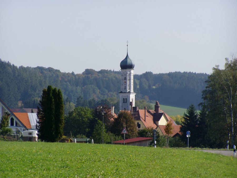 File:Altenmünster, A - Baiershofer Str - Dorfmitte v W.JPG