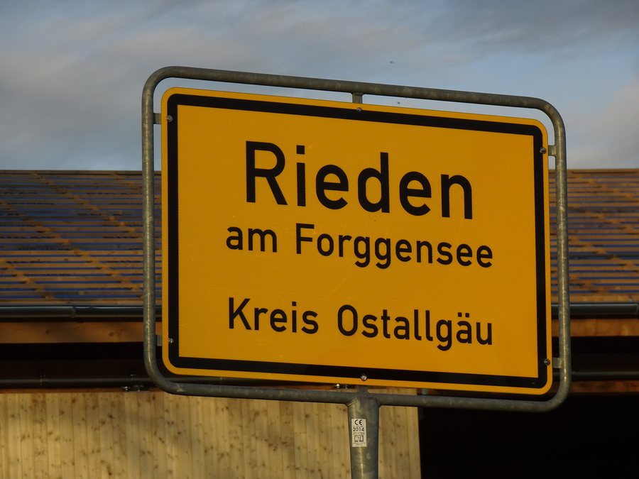 File:Ortsschild Rieden am Forggensee.jpg