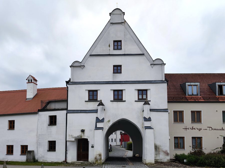 File:Vohburg Donautor 02.jpg