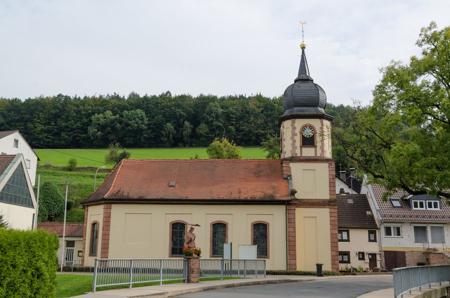 File:Eschau, Hobbach, Katholische Filialkirche St. Johann Baptist-001.jpg