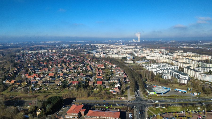 File:Rostock, aerial view. Dierkow-Ost (at left), and Dierkow-Neu (at right). 2025.jpg