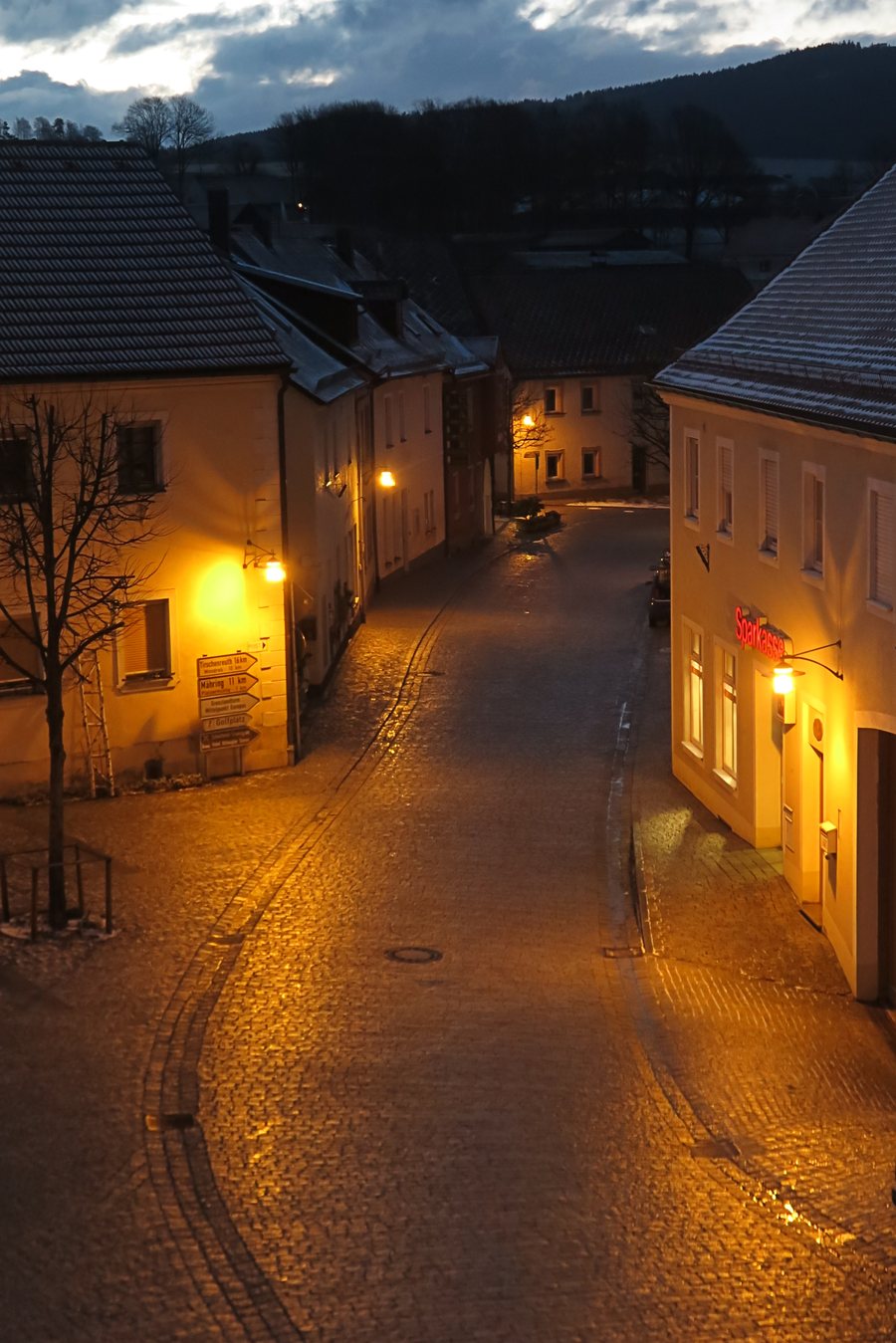 File:Neualbenreuth, Marktplatz.JPG