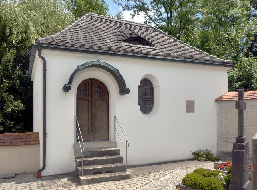 File:Rott am Inn, Friedhof, Gruftkapelle, 2.jpeg