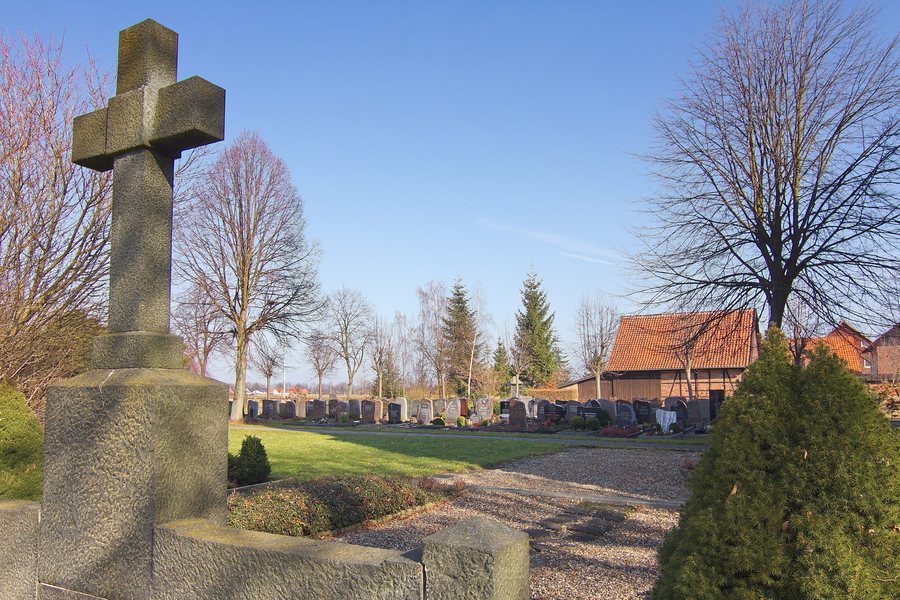 File:Friedhof in Machtsum (Harsum) IMG 5104.jpg