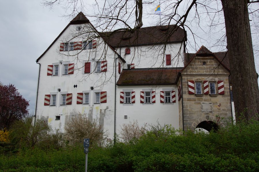 File:Schloss Henfenfeld 009.JPG