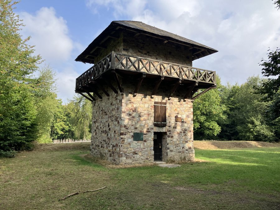 Reconstructed Roman watchtower (Kastell Zugmantel), Taunusstein-Orlen