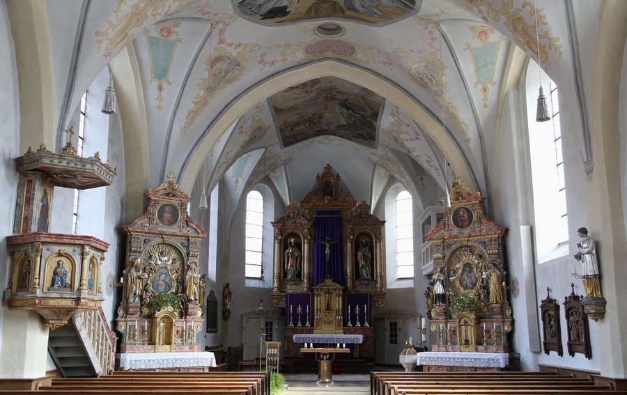 File:St. Margaretha Innenraum Frasdorf-1.jpg