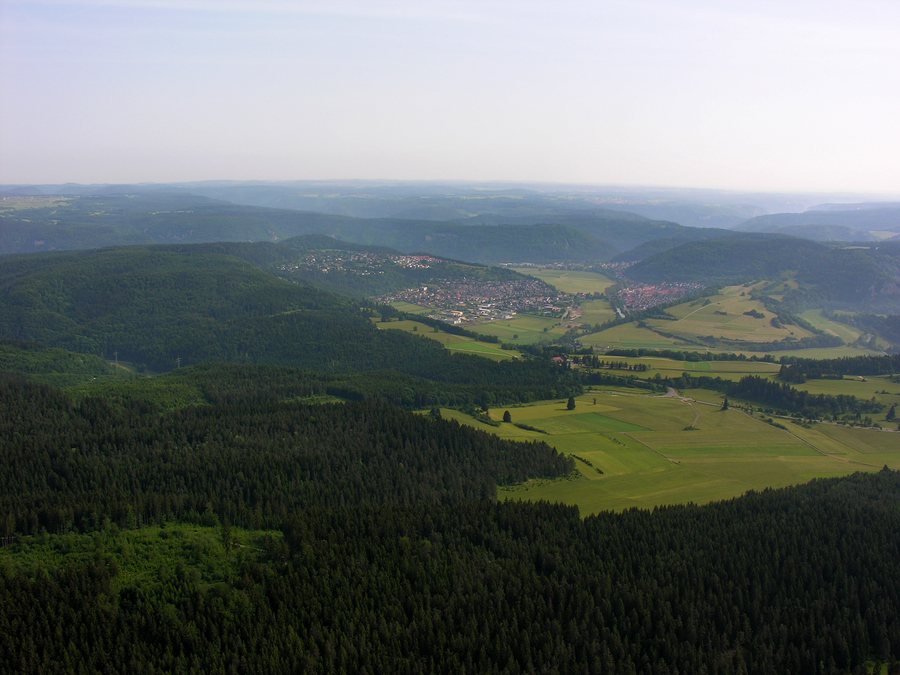 File:Bergsteig bei Fridingen an der Donau.jpg